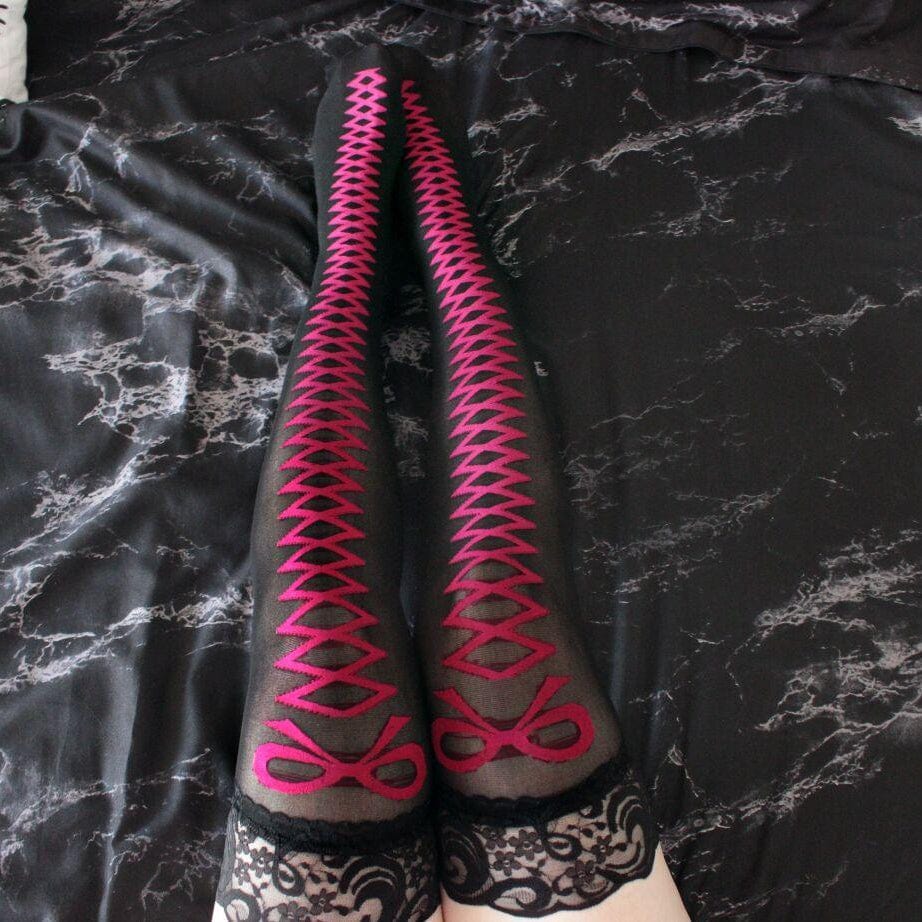 Women’s Goth Red Bowknot Stockings With Floral Lace Hem