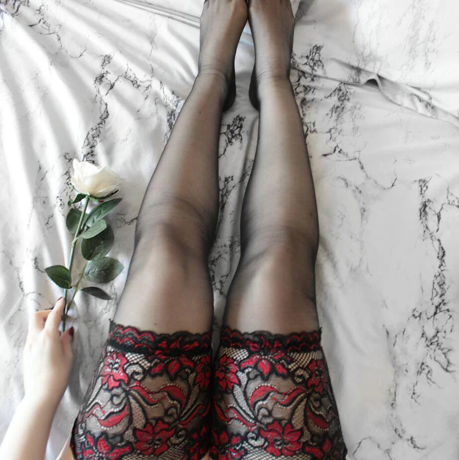 Women’s Sheer Stocking With Floral Lace Hem